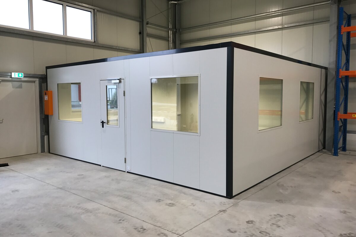 Hallenbüro schrägansicht