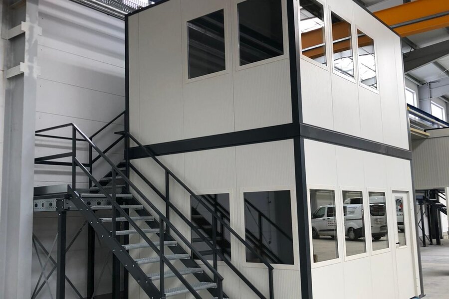 Hallenbüro mehrgeschossig | © Jansen Systembau